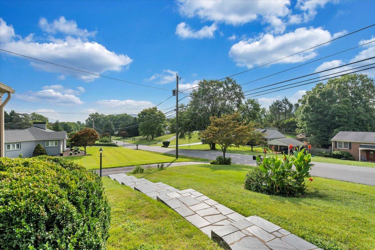 3543 Winding Way Road Southwest Roanoke, VA 24015 - Photo 12 of 50 ENJOY YOUR WALKS