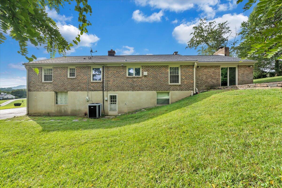 3543 Winding Way Road Southwest Roanoke, VA 24015 - Photo 18 of 50 FLAT LOWER BACKYARD!