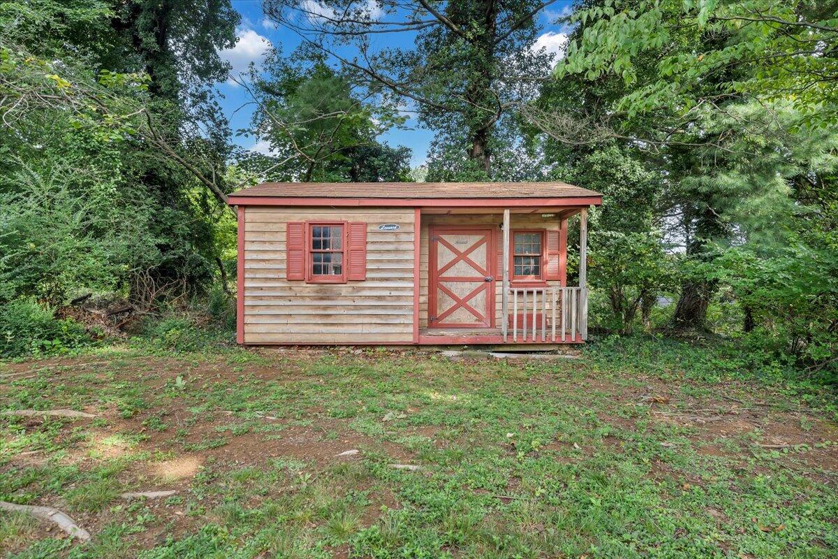 3543 Winding Way Road Southwest Roanoke, VA 24015 - Photo 20 of 50 STORAGE SHED!