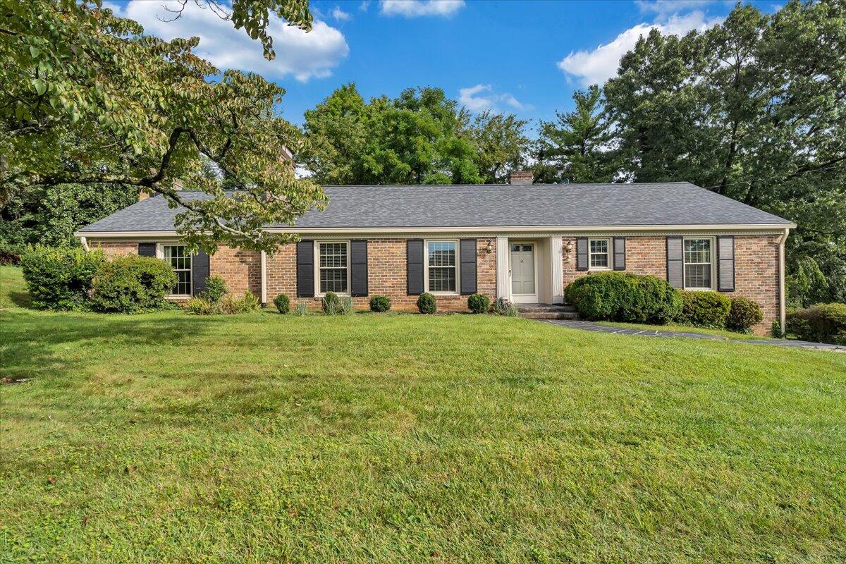 3543 Winding Way Road Southwest Roanoke, VA 24015 - Photo 2 of 50 ONE LEVEL LIVING!