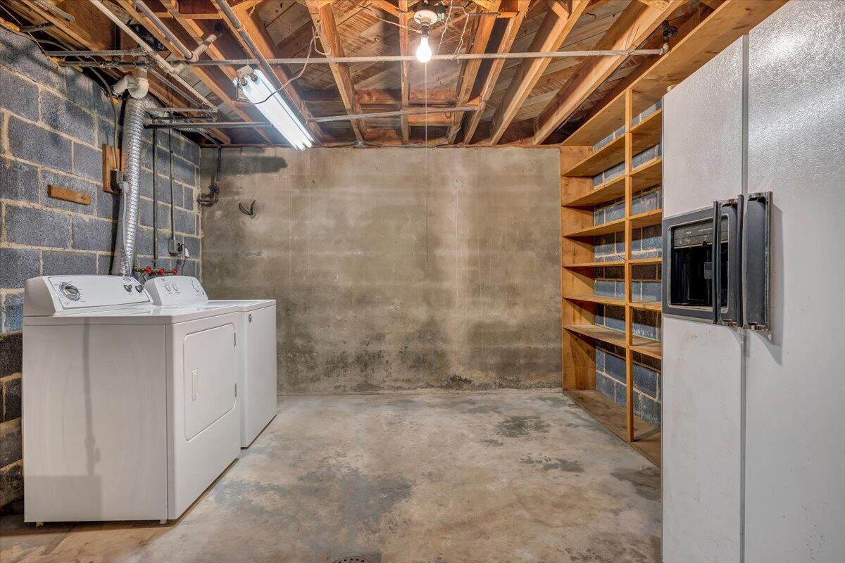 3543 Winding Way Road Southwest Roanoke, VA 24015 - Photo 43 of 50 PLENTY OF STORAGE!