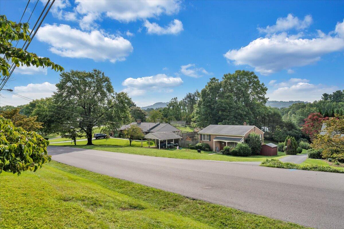 3543 Winding Way Road Southwest Roanoke, VA 24015 - Photo 8 of 50 SEE THE STAR FROM YOUR FRONT DOOR!