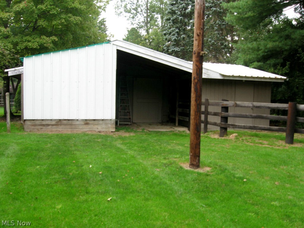 35952 Solon Road Chagrin Falls, OH 44022 - Photo 16 of 18 Barn/Shed
