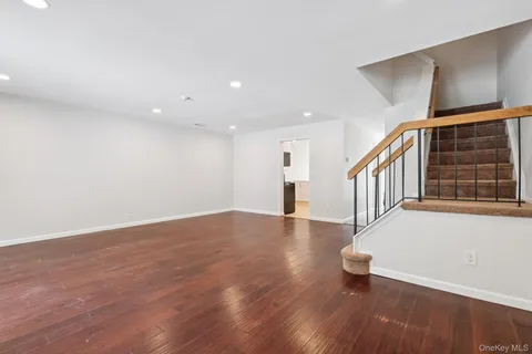 $519,900 | 46 Gazebo Lane, Holtsville, NY 11742