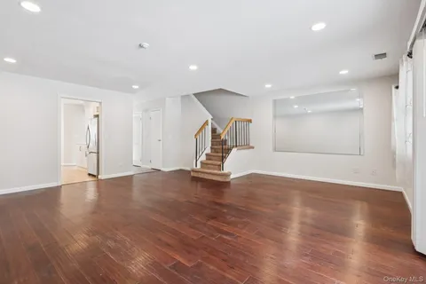 $519,900 | 46 Gazebo Lane, Holtsville, NY 11742