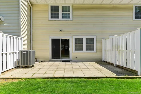 $499,000 | 46 Gazebo Lane, Holtsville, NY 11742