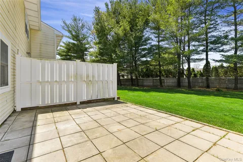 $499,000 | 46 Gazebo Lane, Holtsville, NY 11742