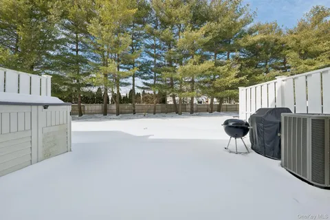 $519,900 | 46 Gazebo Lane, Holtsville, NY 11742