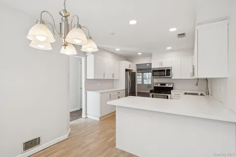 $519,900 | 46 Gazebo Lane, Holtsville, NY 11742