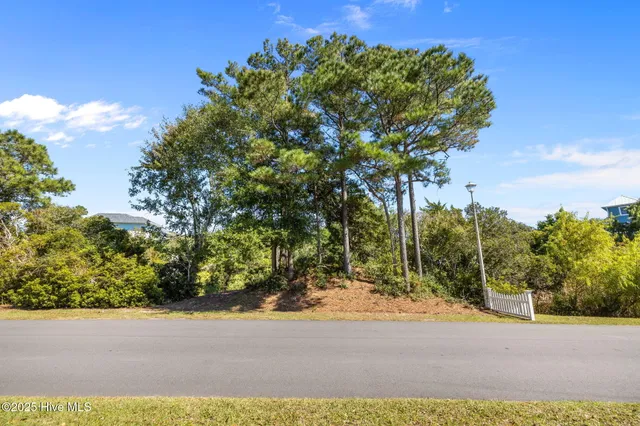 $365,000 | 210 Shipwreck Lane, Emerald Isle, NC 28594