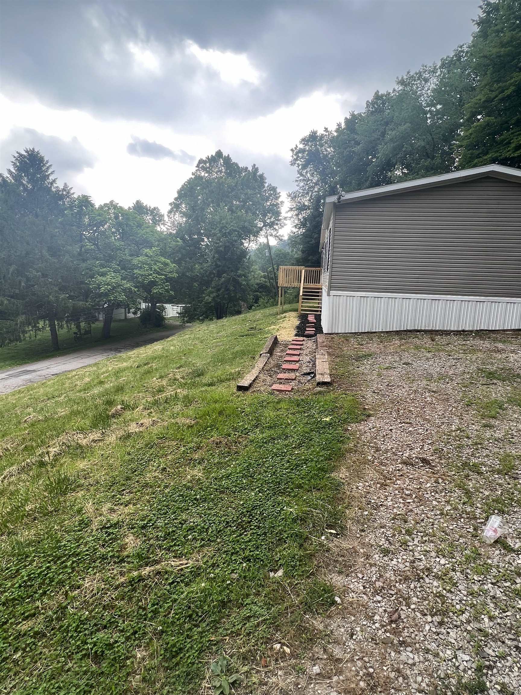 871 Co Rte 7/3 Charleston, WV 25312 - Photo 22 of 28