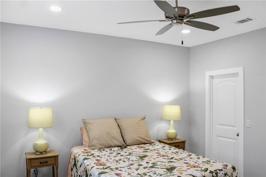 905 Wayne Street Darien, GA 31305 - Photo 11 of 34