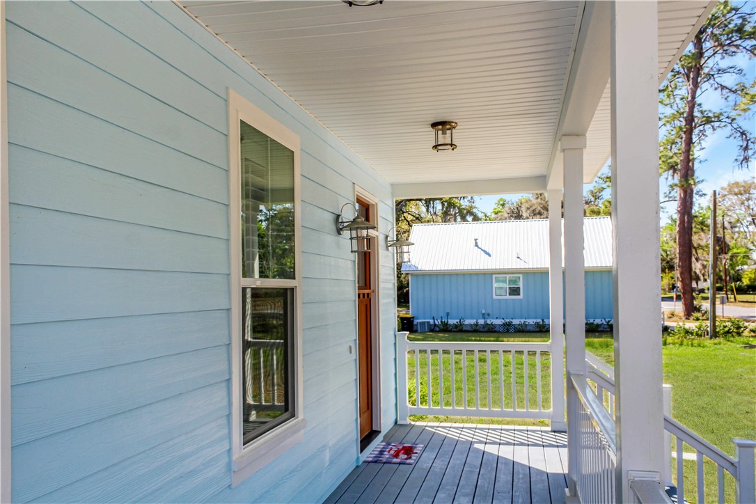 905 Wayne Street Darien, GA 31305 - Photo 2 of 34