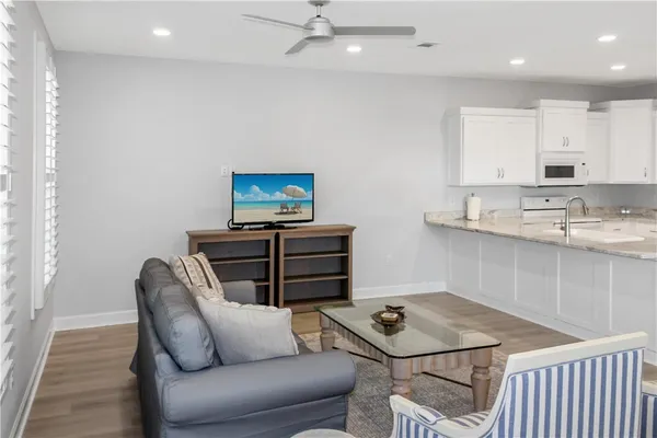 $3,600 | 905 Wayne Street, Darien, GA 31305