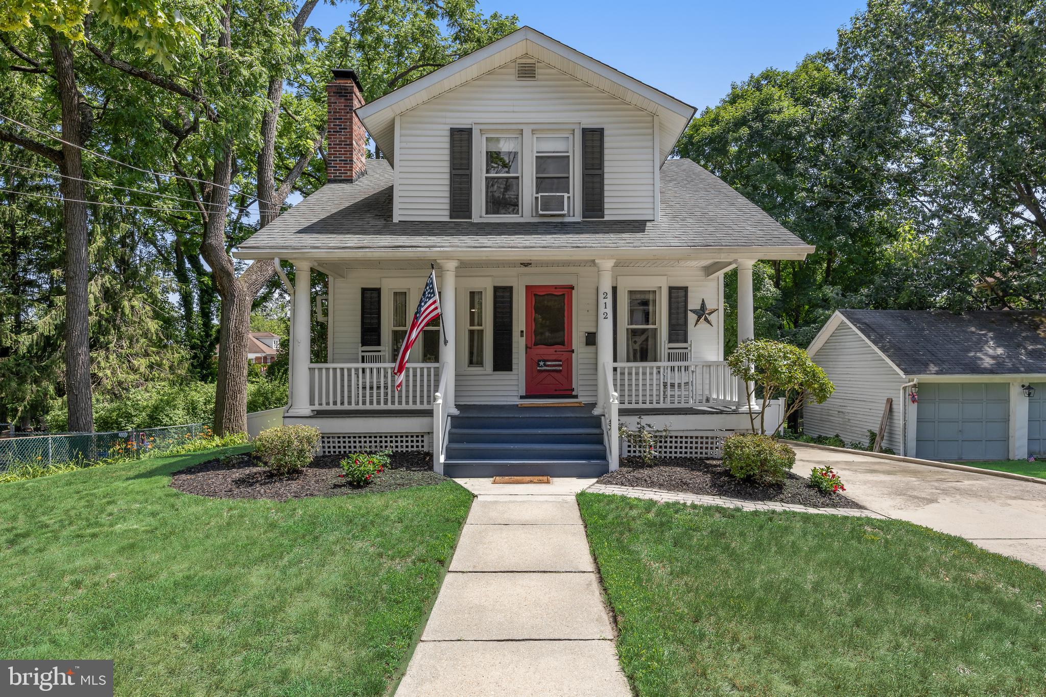 212 Ridgway Street Mount Holly, NJ 08060 - Photo 2 of 27