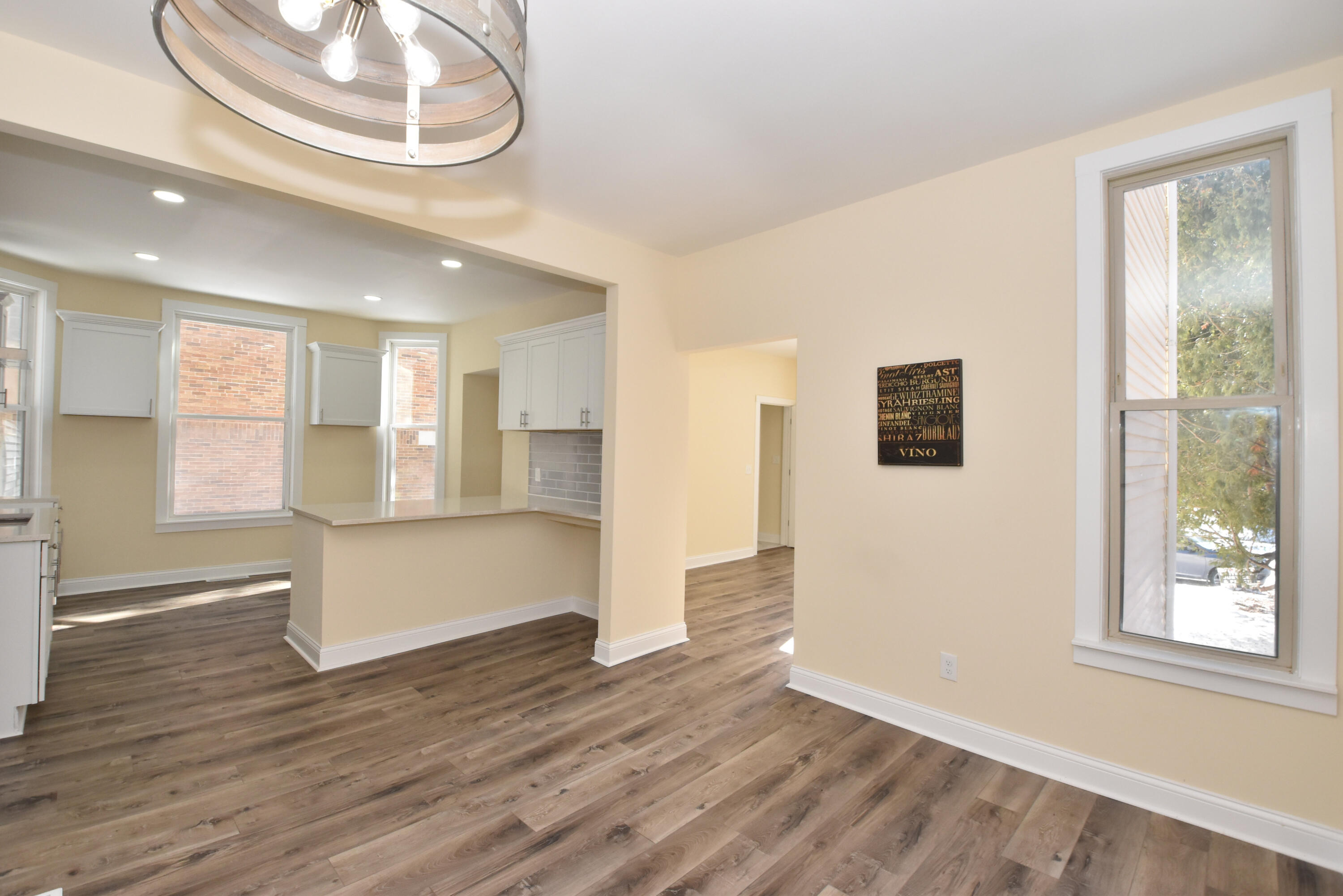 3002 West Kilbourn Avenue Milwaukee, WI 53208 - Photo 11 of 47 Dining Room