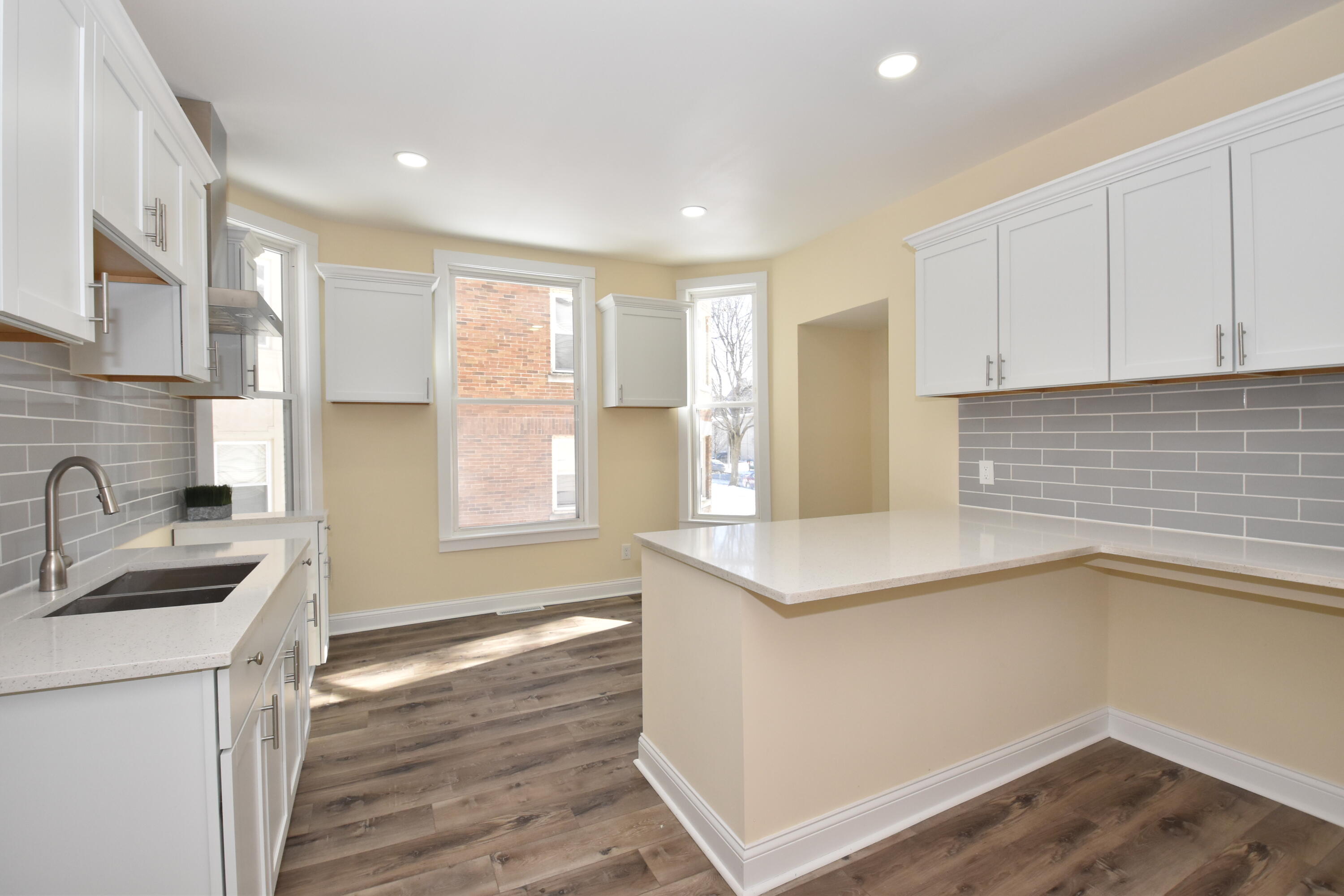 3002 West Kilbourn Avenue Milwaukee, WI 53208 - Photo 13 of 47 Kitchen