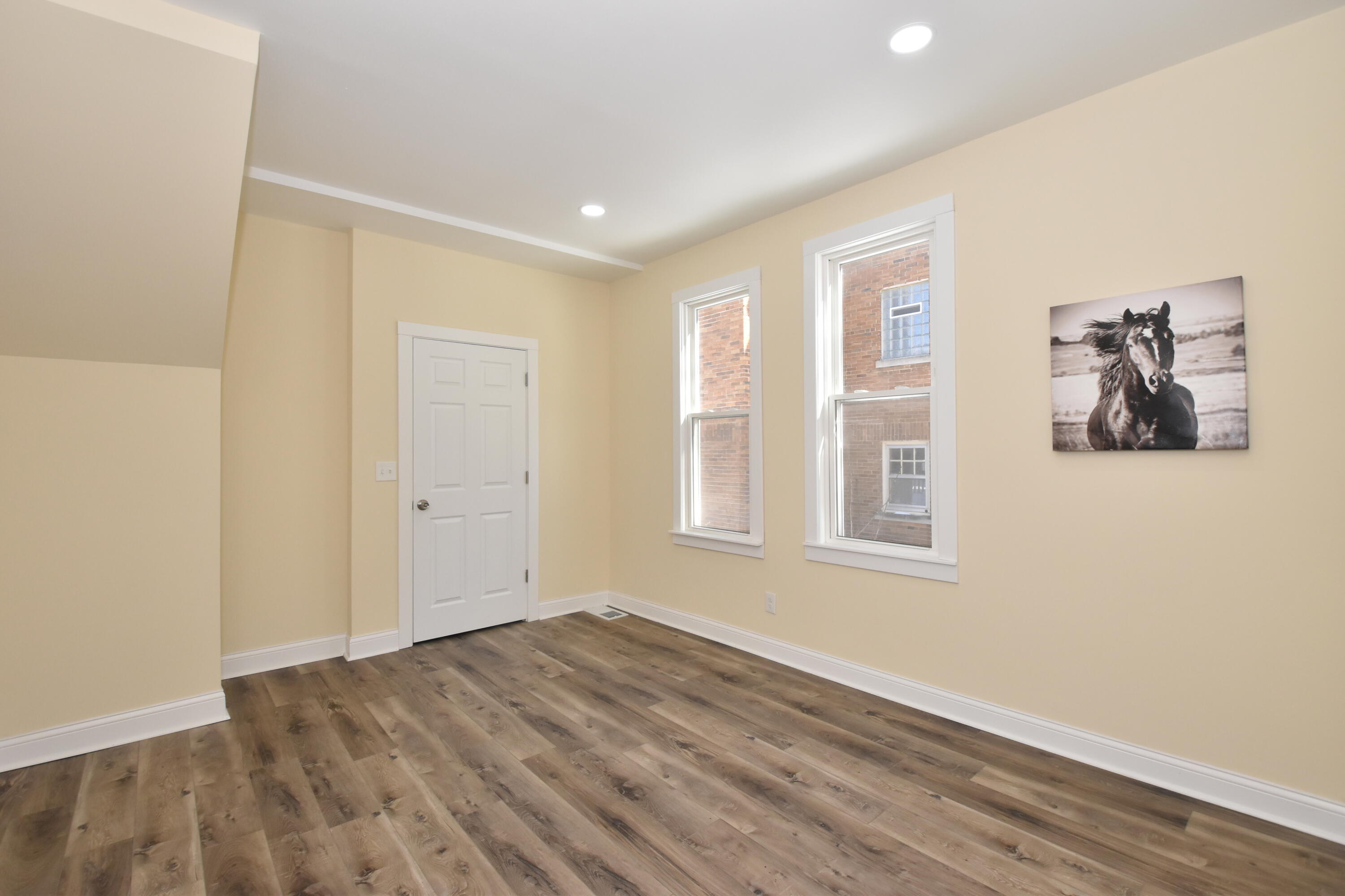 3002 West Kilbourn Avenue Milwaukee, WI 53208 - Photo 17 of 47 Family Room