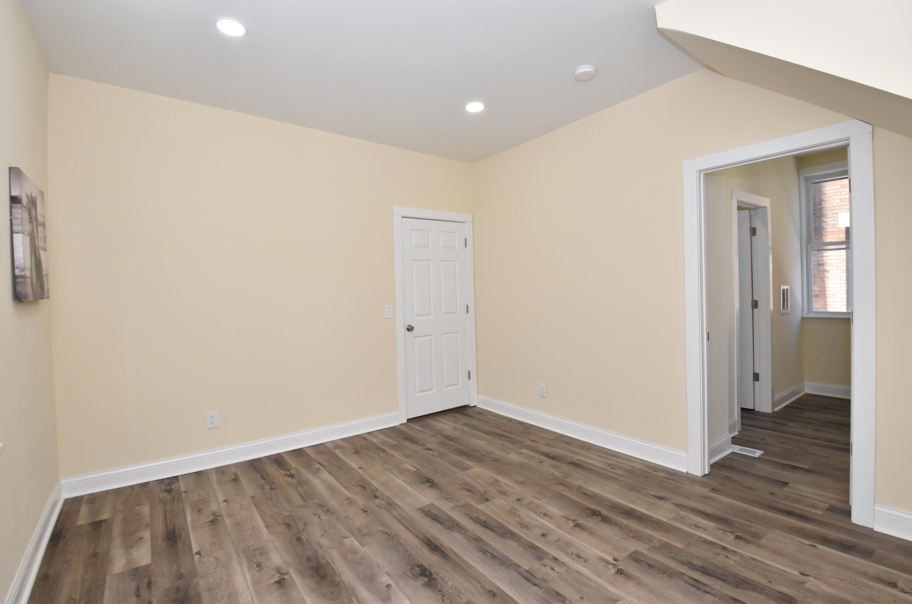 3002 West Kilbourn Avenue Milwaukee, WI 53208 - Photo 19 of 47 Family Room