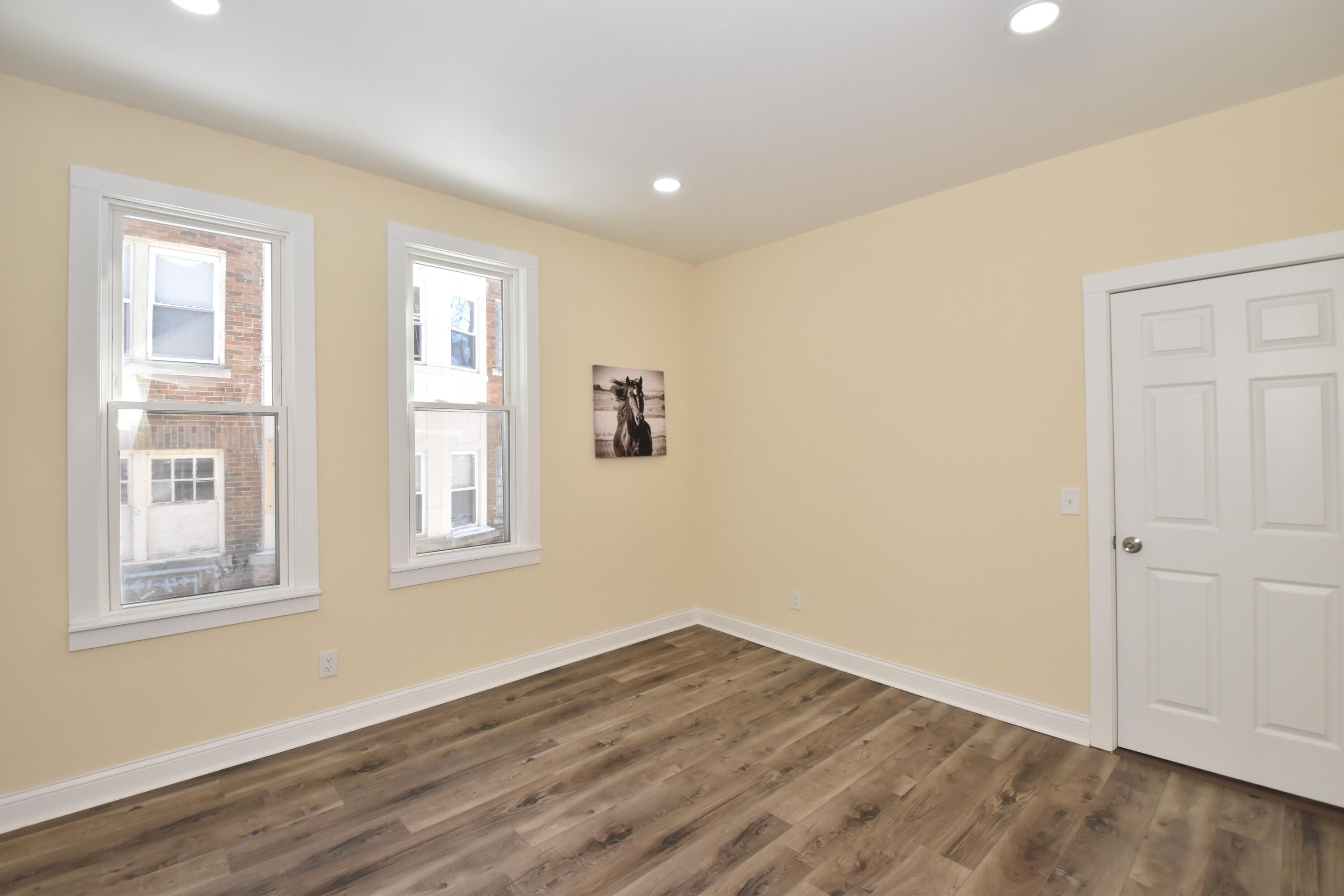 3002 West Kilbourn Avenue Milwaukee, WI 53208 - Photo 20 of 47 Family Room