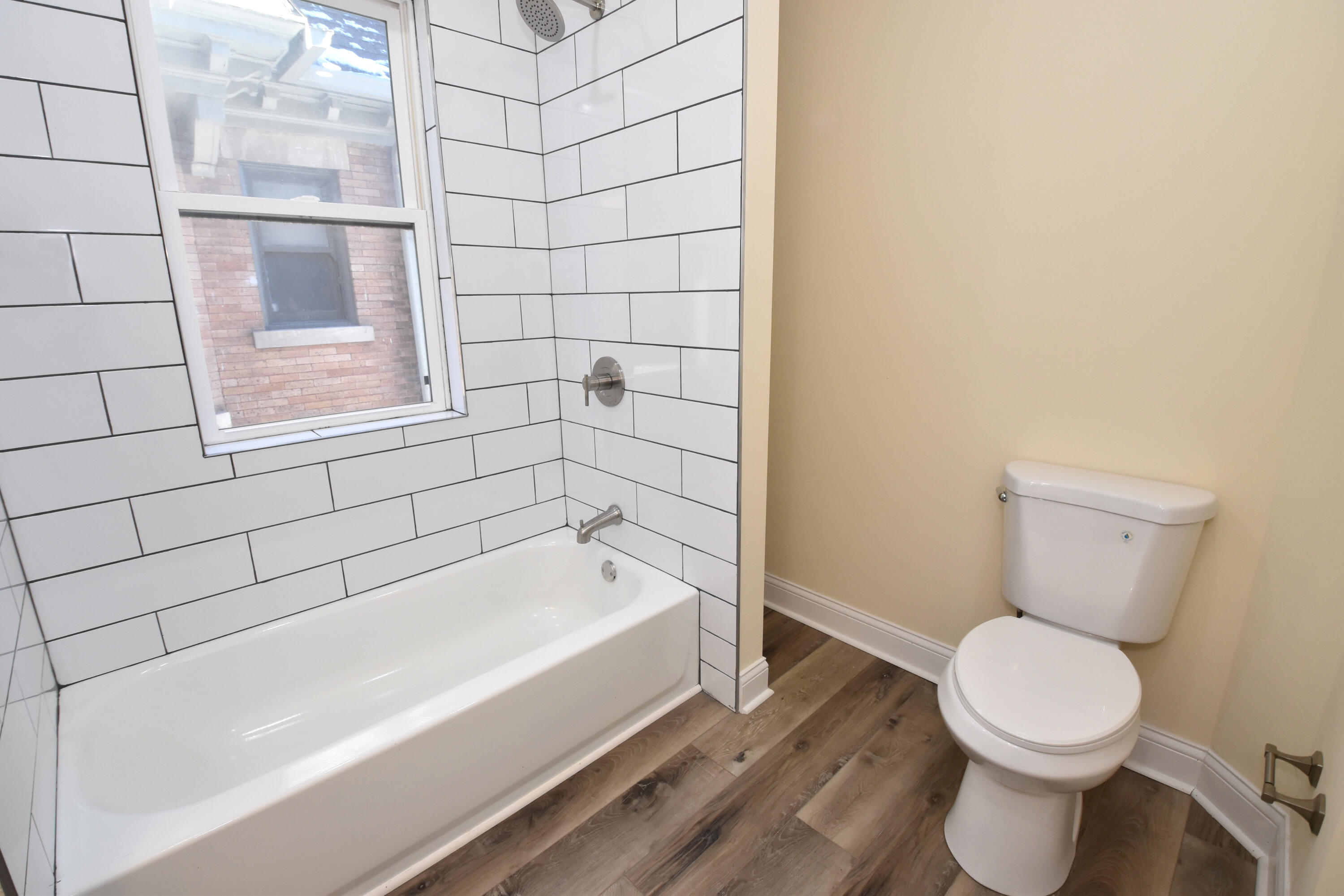 3002 West Kilbourn Avenue Milwaukee, WI 53208 - Photo 35 of 47 Bathroom