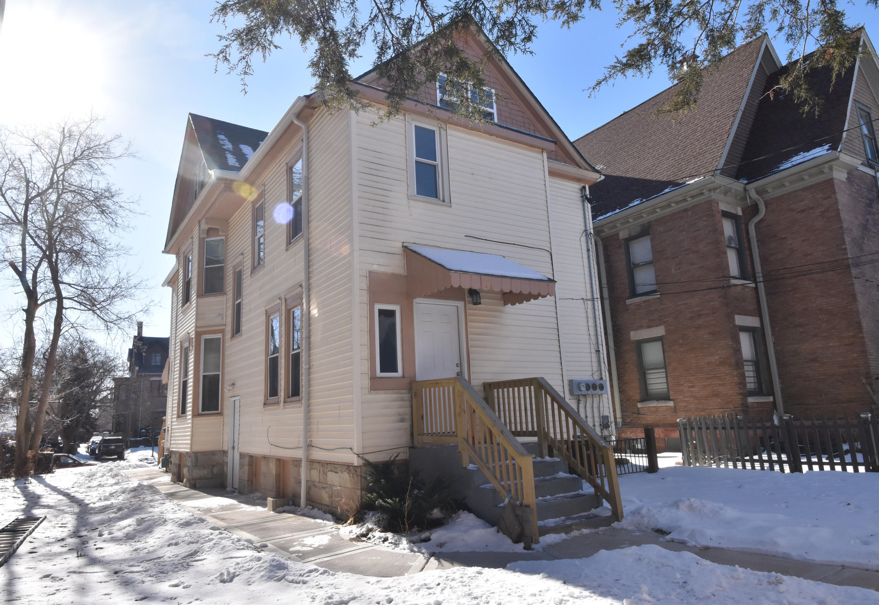 3002 West Kilbourn Avenue Milwaukee, WI 53208 - Photo 5 of 47 Back of Home