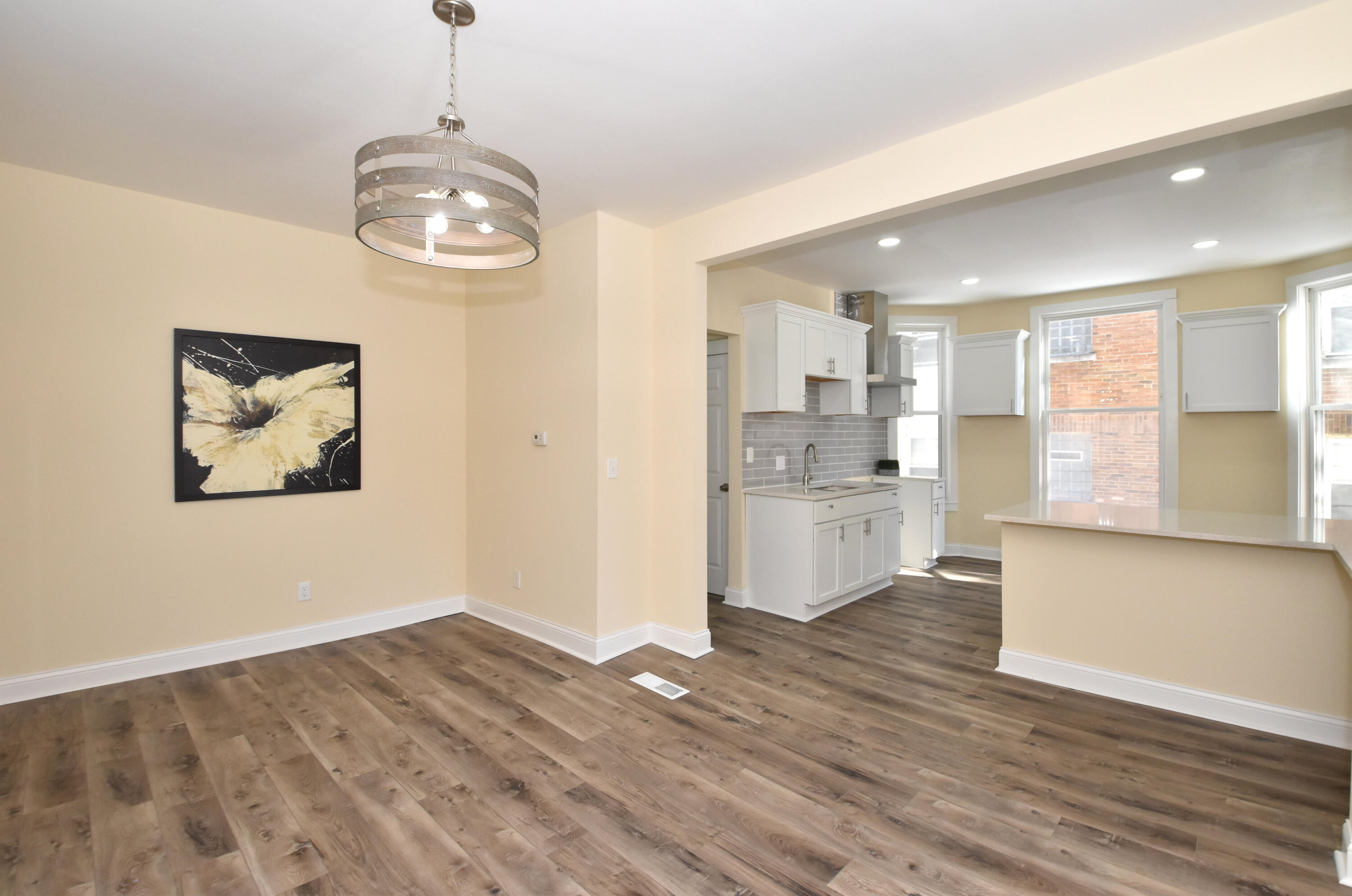 3002 West Kilbourn Avenue Milwaukee, WI 53208 - Photo 10 of 47 Dining Room