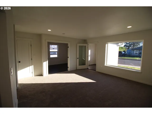 $355,000 | 186 Southwest Rainbow Avenue, Dallas, OR 97338