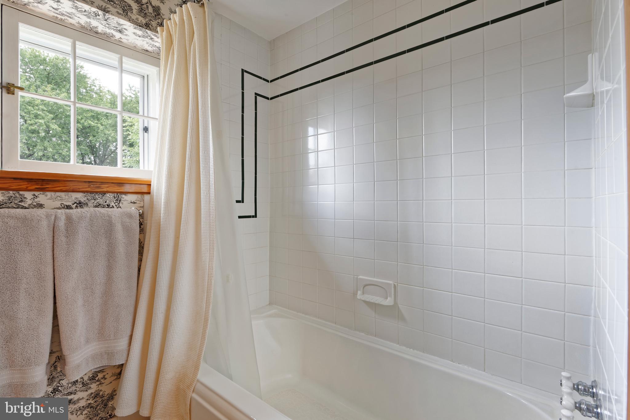 17895 Airmont Road Round Hill, VA 20141 - Photo 29 of 54 Upstairs hall bath has shower/tub combo