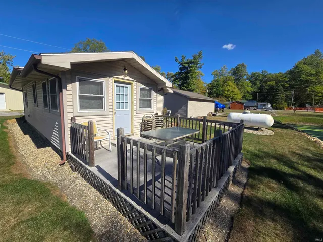 $174,500 | 5879 West Lewis Street, Albion, IN 46701