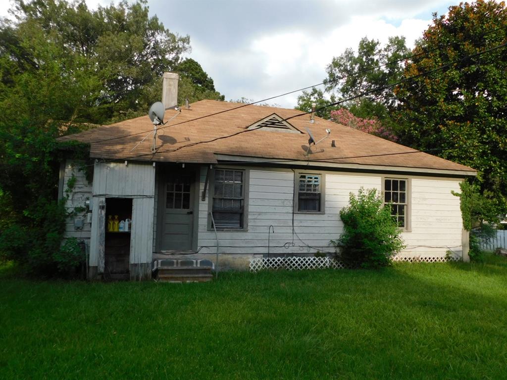 213 3rd Street Springhill, LA 71075 - Photo 4 of 11