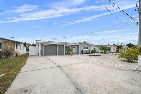 $3,100 | 13704 Veronica Drive, Hudson, FL 34667
