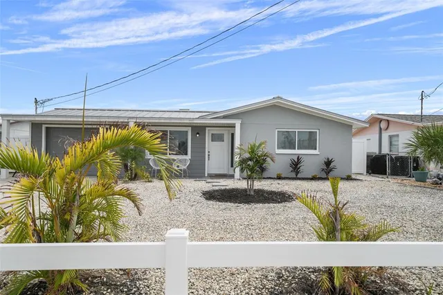 $3,100 | 13704 Veronica Drive, Hudson, FL 34667