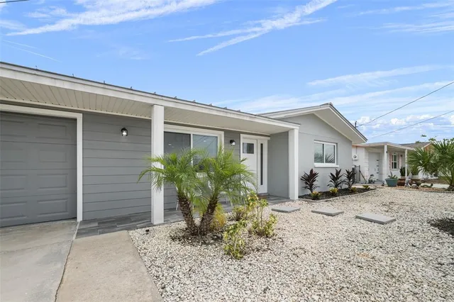 $3,100 | 13704 Veronica Drive, Hudson, FL 34667