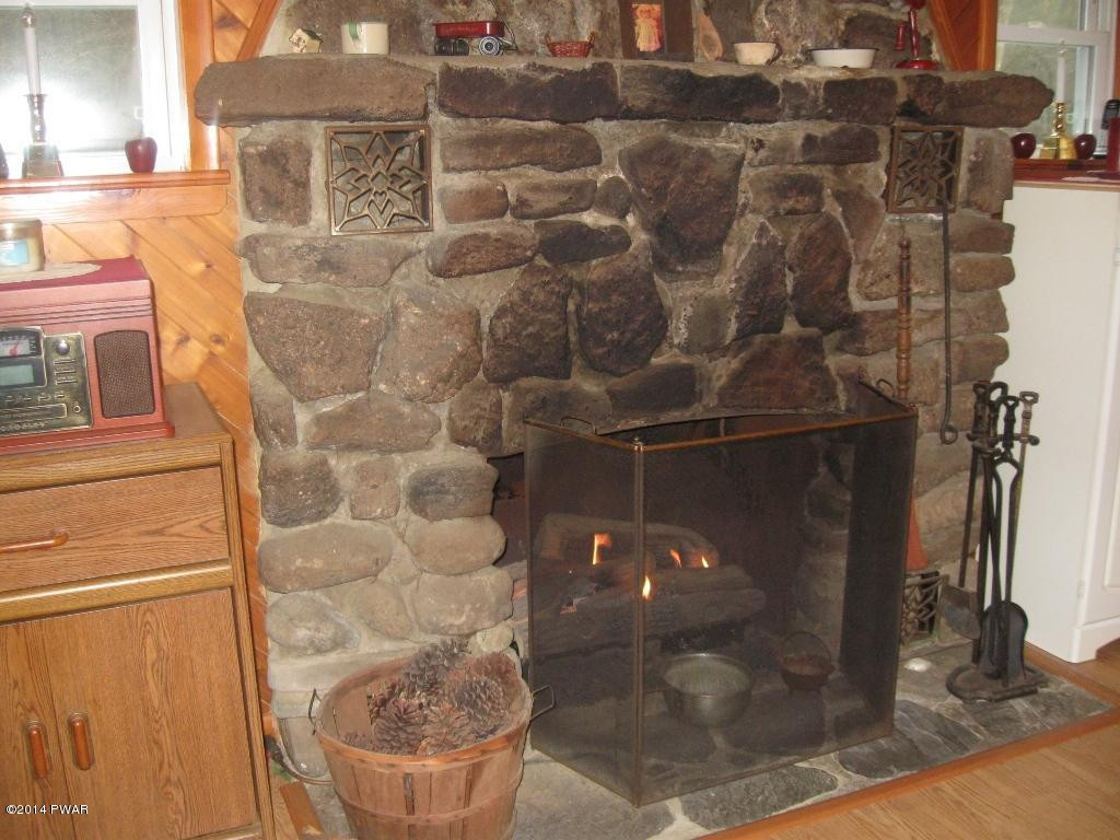129 Old Schoolhouse Road Greentown, PA 18426 - Photo 11 of 25