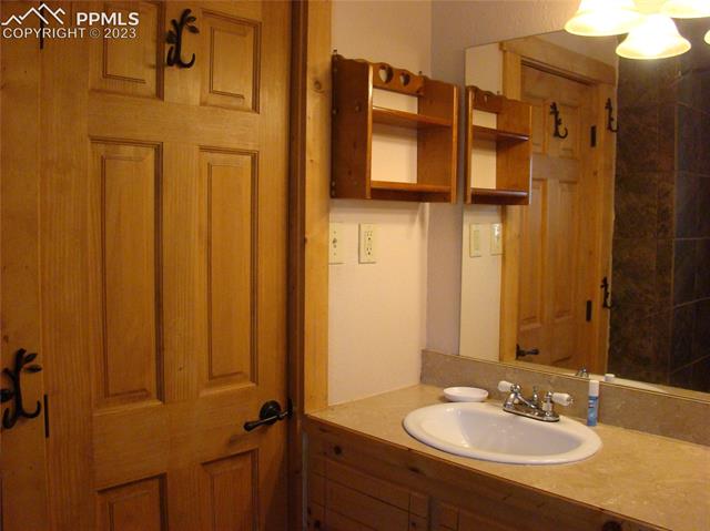 4033 Cedar Mountain Road Divide, CO 80814 - Photo 18 of 31 Gallery Image 18