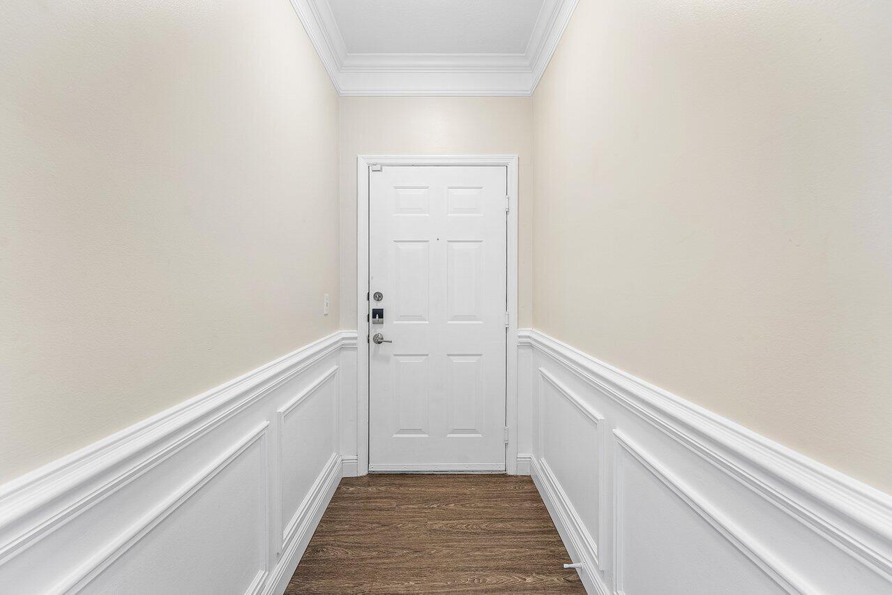 276 Murcia Drive, Unit 301 Jupiter, FL 33458 - Photo 10 of 52 Entryway