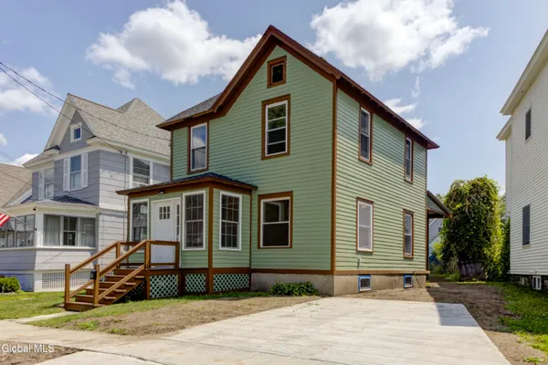 $139,900 | 54 Union Street, Gloversville, NY 12078