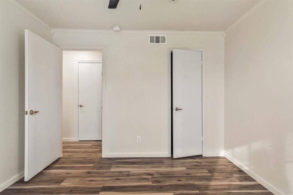 352 West Harwood Road, Unit C Hurst, TX 76054 - Photo 14 of 28