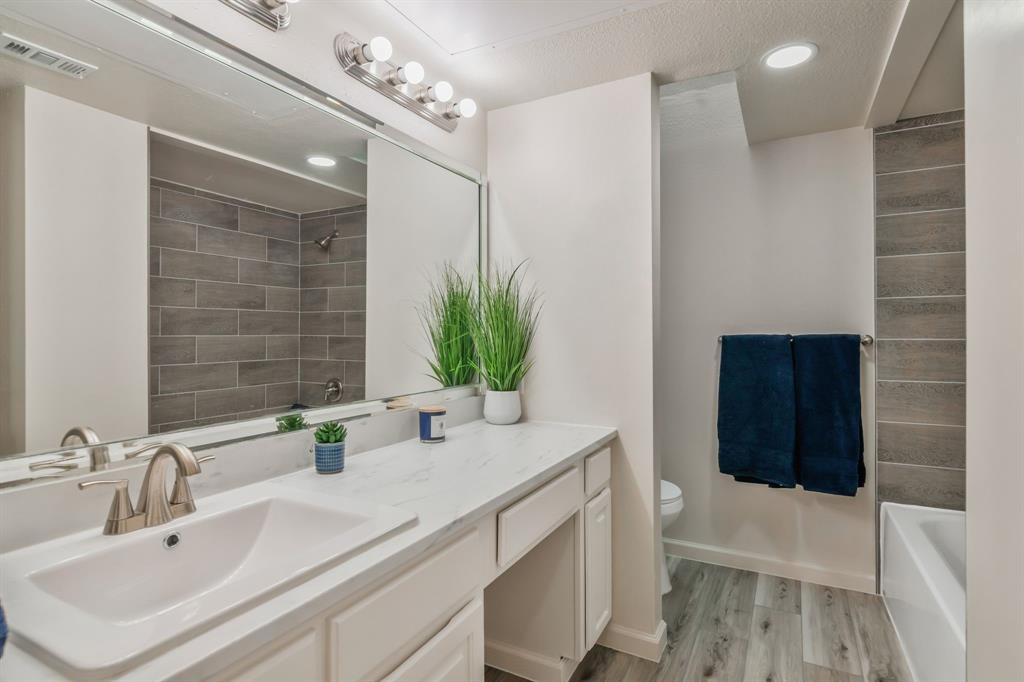 352 West Harwood Road, Unit C Hurst, TX 76054 - Photo 20 of 28