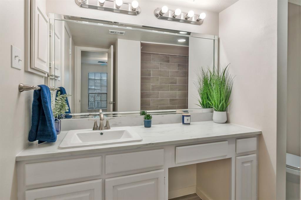 352 West Harwood Road, Unit C Hurst, TX 76054 - Photo 21 of 28