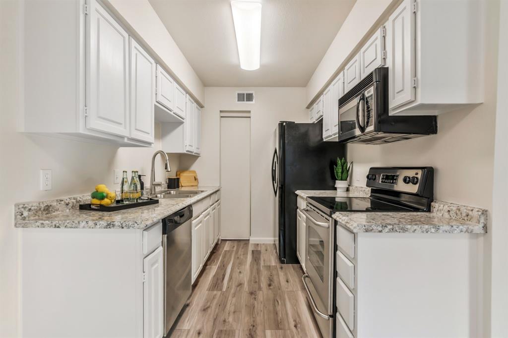 352 West Harwood Road, Unit C Hurst, TX 76054 - Photo 10 of 28