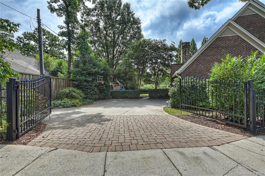 2711 Normandy Road Charlotte, NC 28209 - Photo 32 of 33 Gallery Image 32
