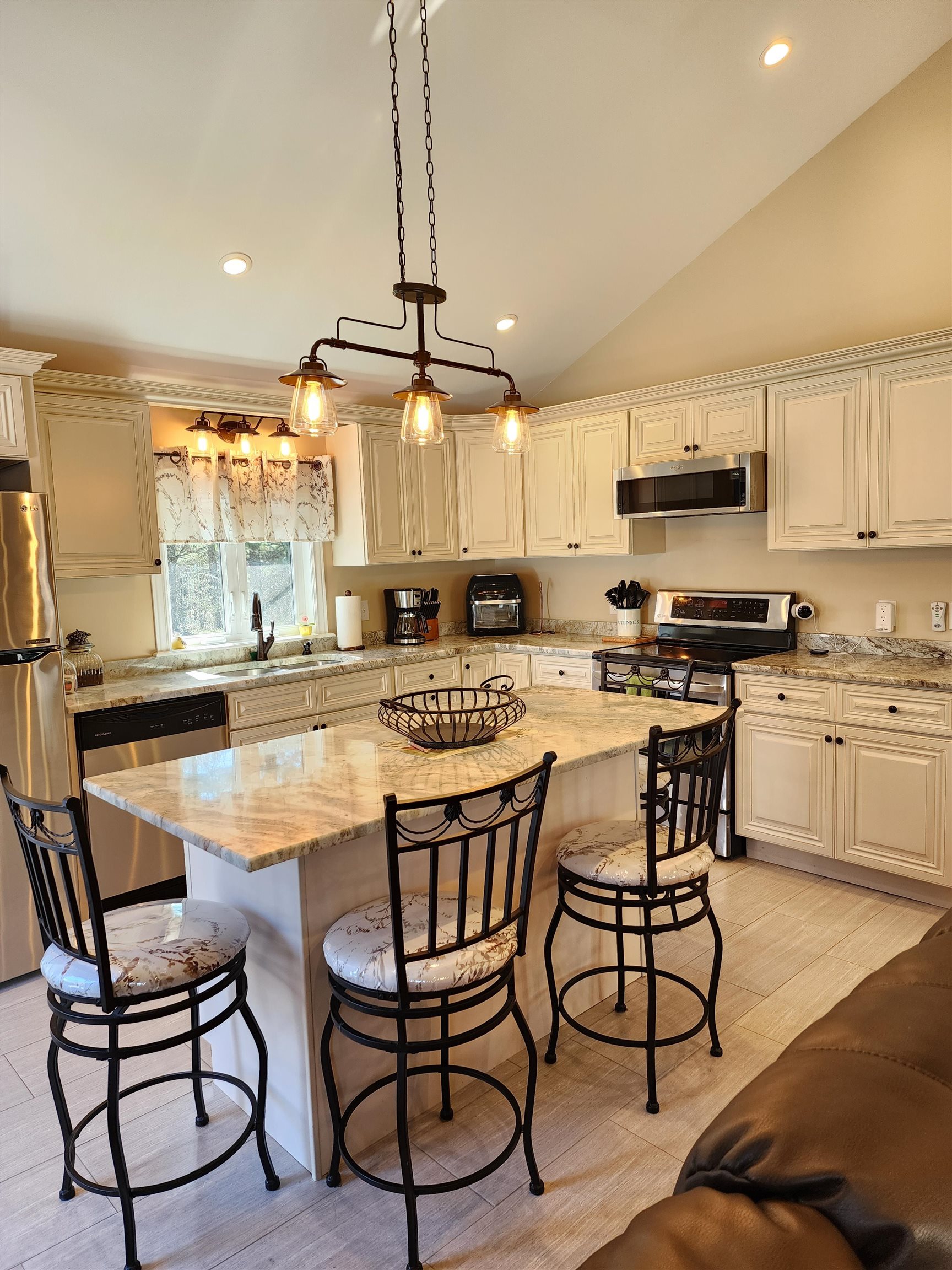 176 Sewalls Falls Road Concord, NH 03301 - Photo 5 of 40