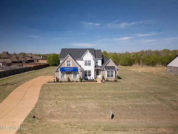 $490,000 | 5290 Douglas Drive, Olive Branch, MS 38654