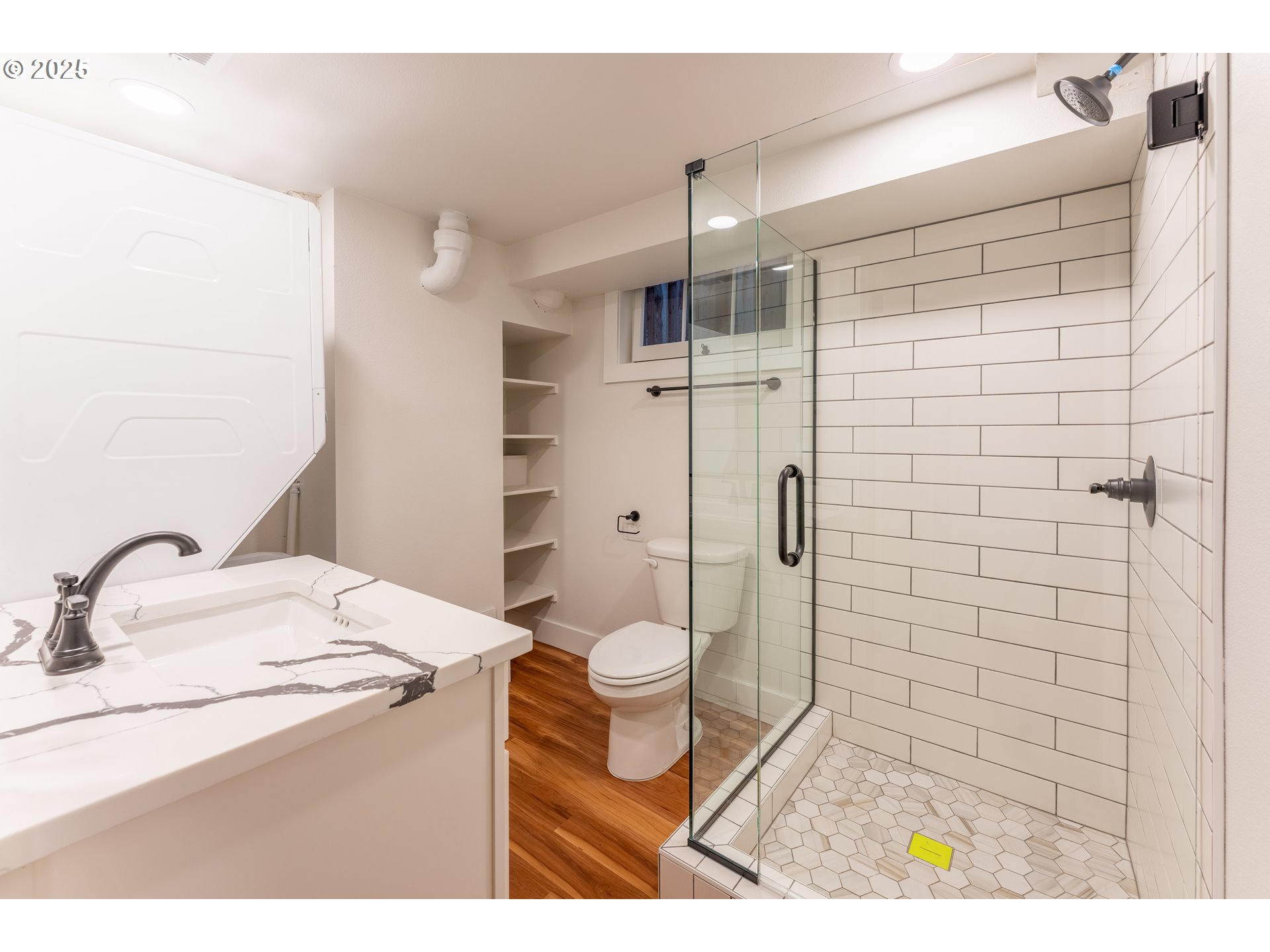 1006 Northeast 72nd Avenue Portland, OR 97213 - Photo 16 of 26 Bathroom