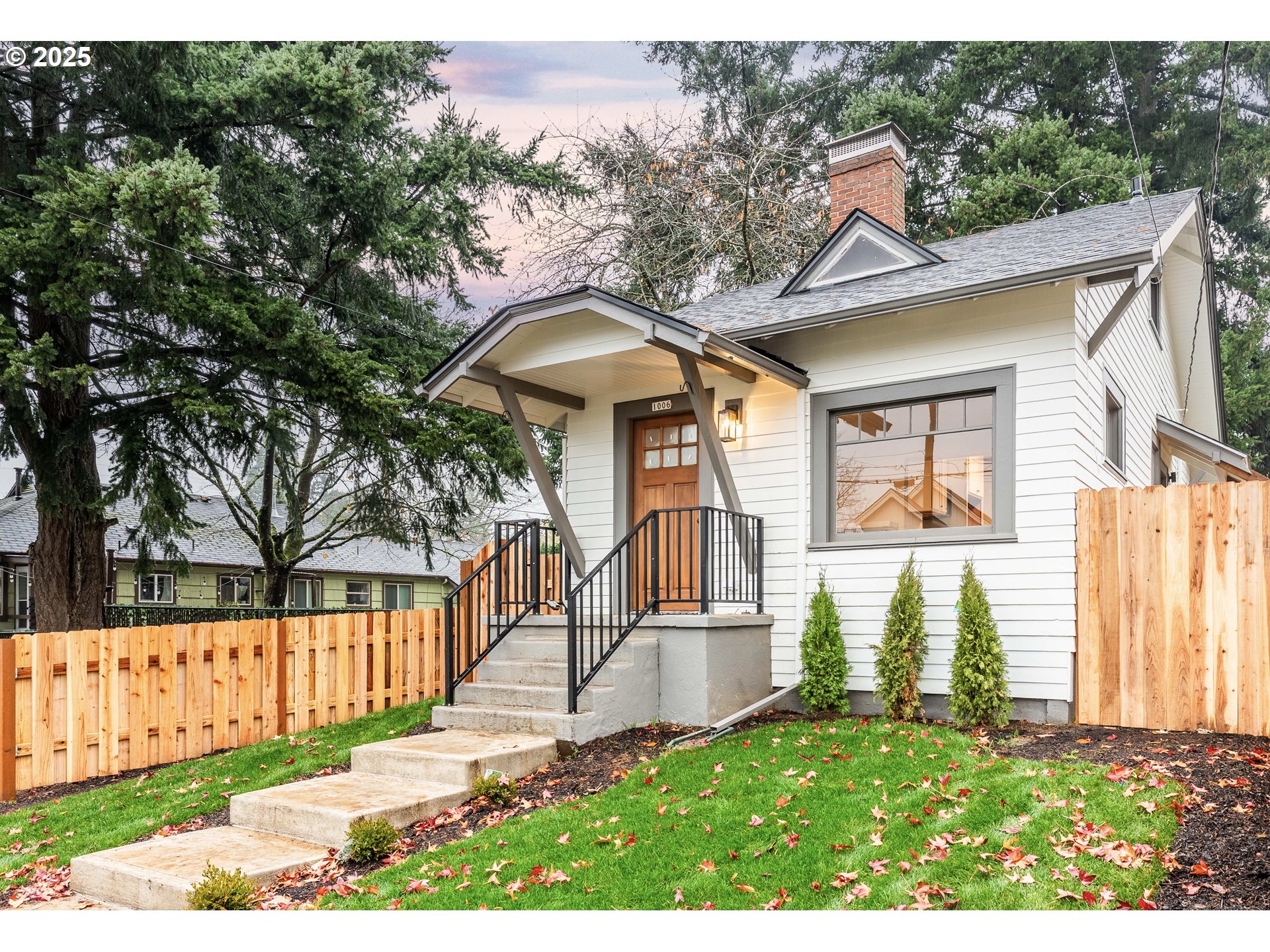 1006 Northeast 72nd Avenue Portland, OR 97213 - Photo 2 of 26 Front Yard