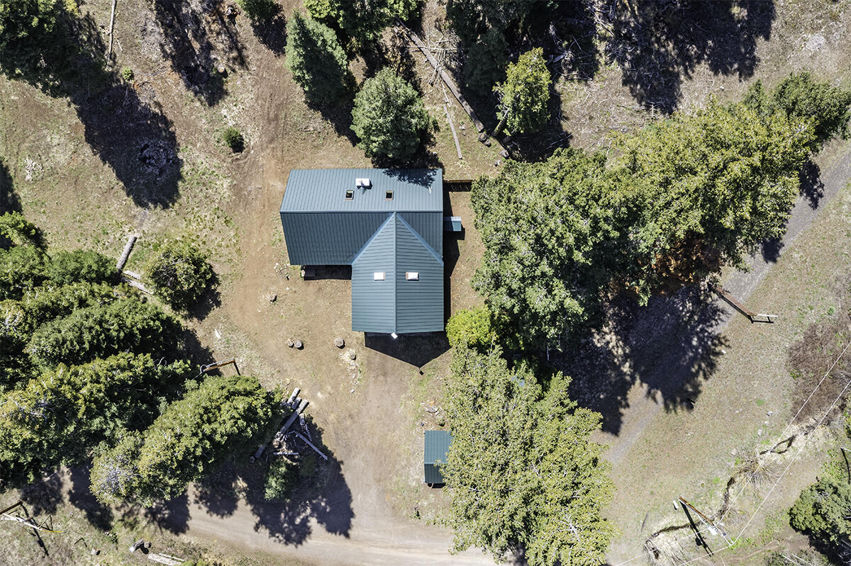 7550 Hyatt Prairie Road Ashland, OR 97520 - Photo 5 of 37 an aerial view of a house with a yard