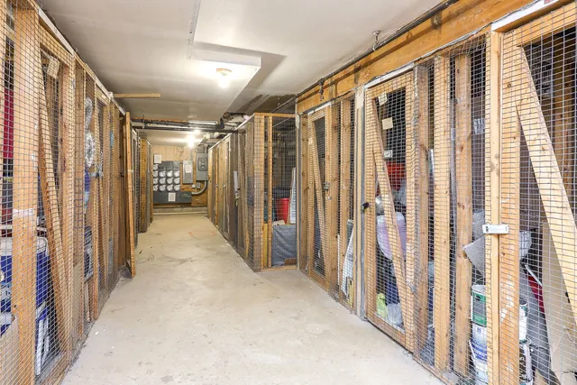 $185,000 | 16 B Kingery Quarter, Unit 208, Willowbrook, IL 60527