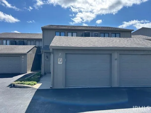 $579,000 | 12601 Pleasant Grove Road, Syracuse, IN 46567